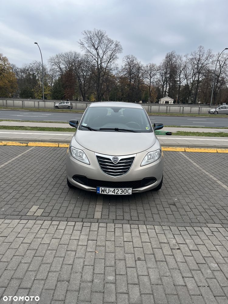 Lancia Ypsilon - 1