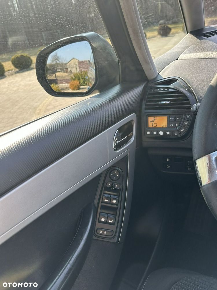 Citroën C4 Picasso - 25