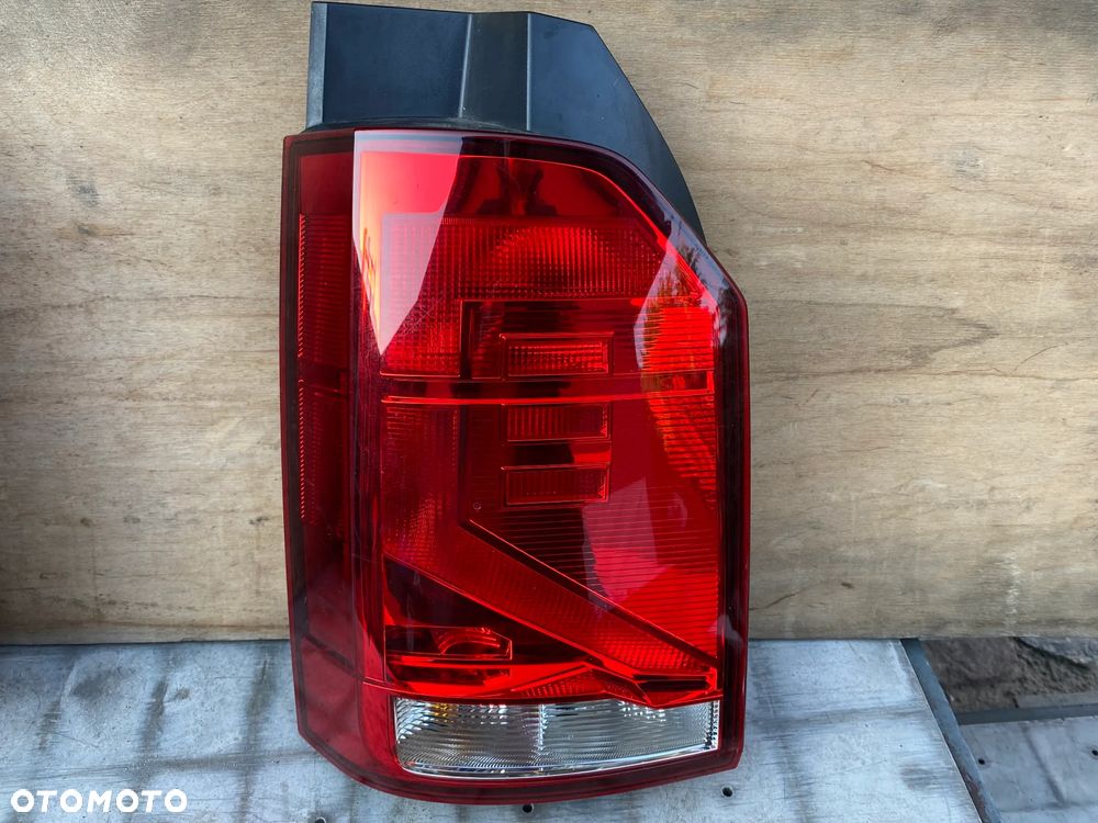 lampa tylna T6.1 7LA multivan caravelle prawa EU cała - 1