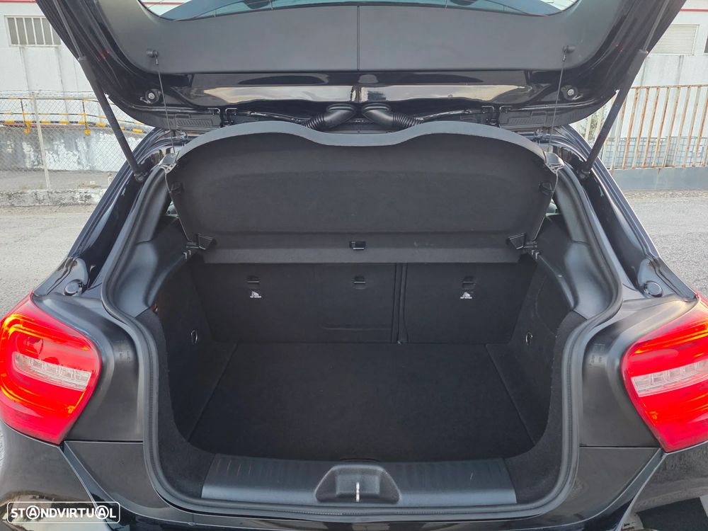 Mercedes-Benz A 180 d AMG Line - 8