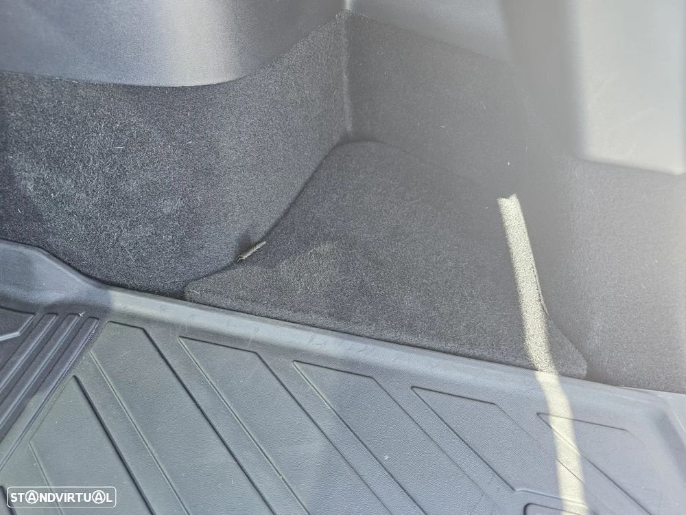 Tesla Model Y Tração Traseira - 37