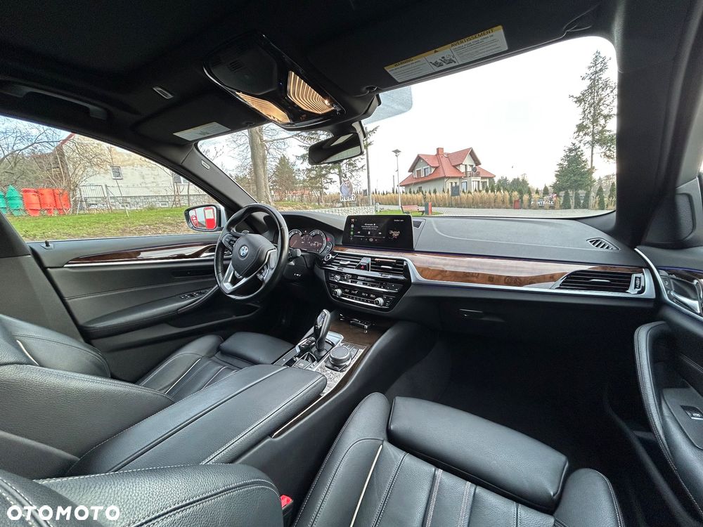 BMW Seria 5 530i xDrive GPF Sport Line sport - 10