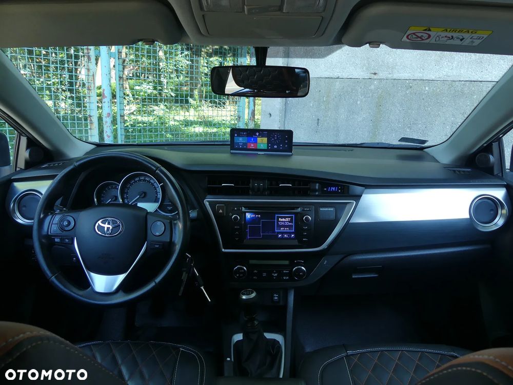 Toyota Auris 1.6 Prestige - 4
