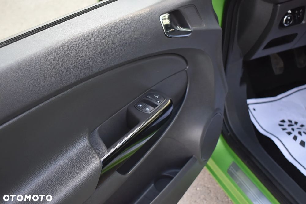 Opel Corsa 1.4 16V Edition - 24