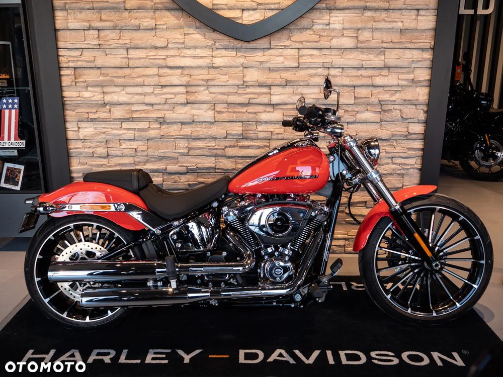 Harley-Davidson Softail Breakout - 1