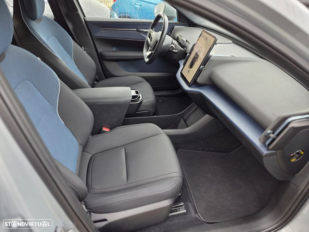 Volvo EX30 69 kWh Single Motor Extended Range Core - 19