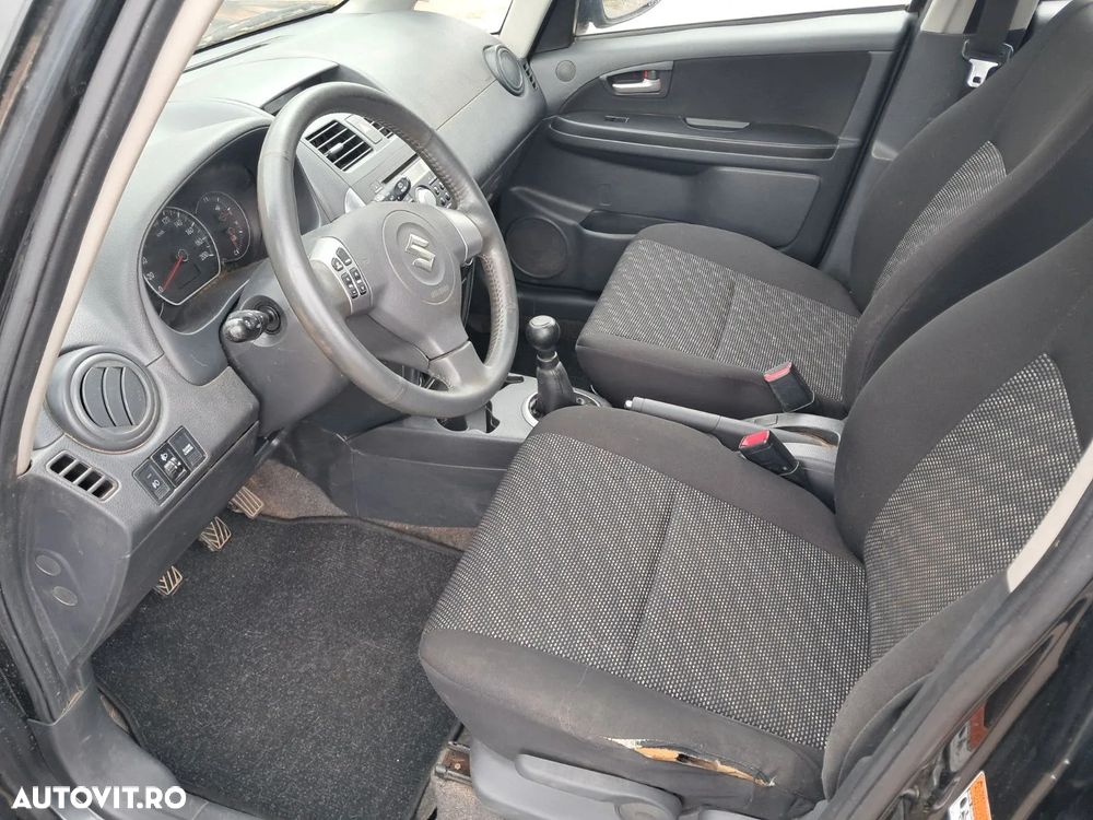 Dezmembrez Suzuki Sx4 - 8