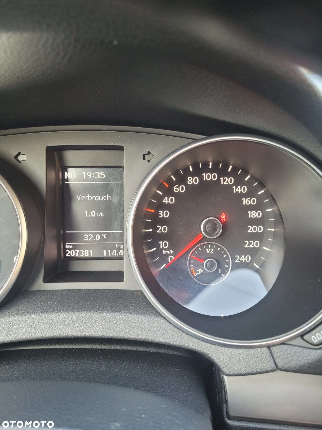 Volkswagen Golf VI 1.6 TDI BlueMot Comfortline - 19