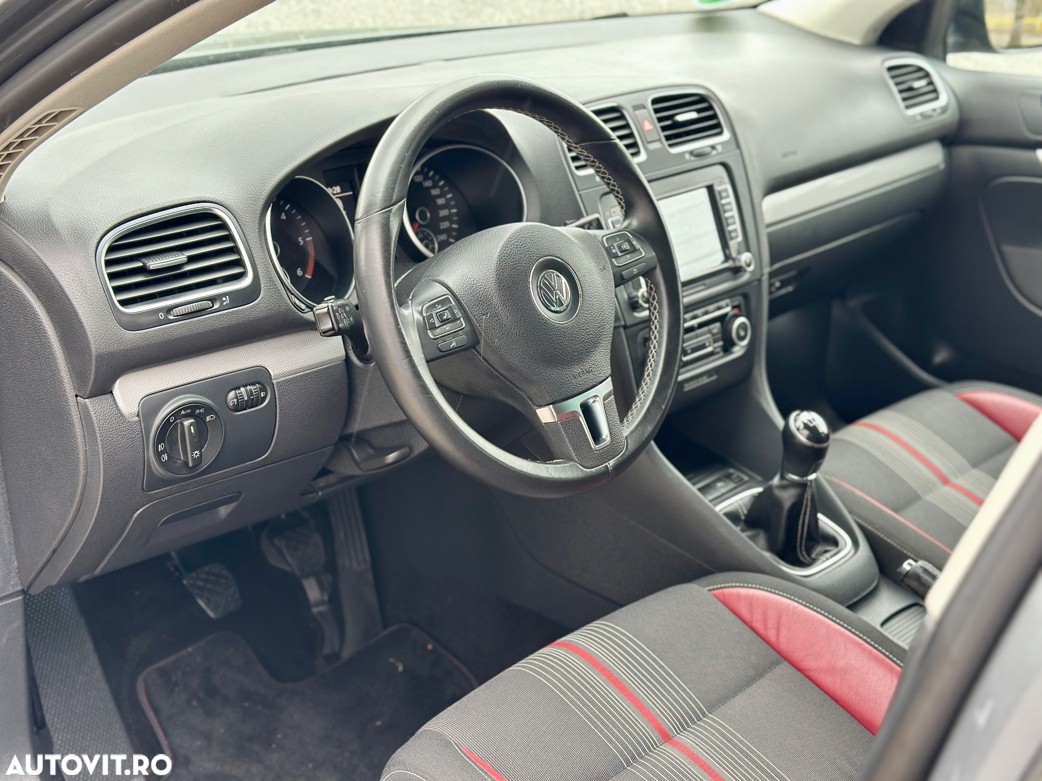 Volkswagen Golf 1.6 TDI DPF MATCH - 5