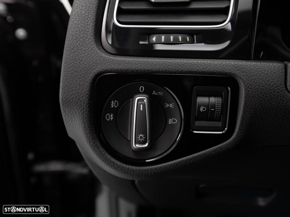 VW Golf 1.6 TDi Highline DSG - 15