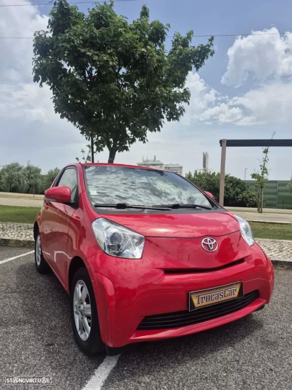 Toyota iQ 1.0 + - 1