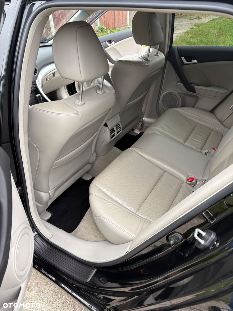 Honda Accord 2.0 Executive Navi - 9