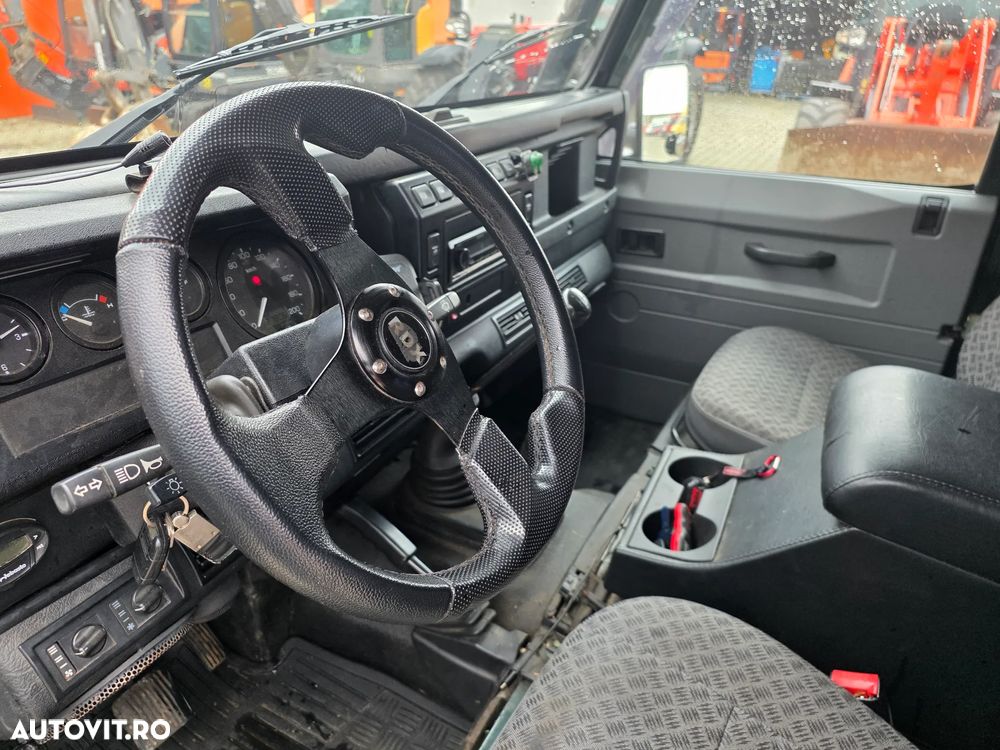 Land Rover Defender 90 Hard Top - 5