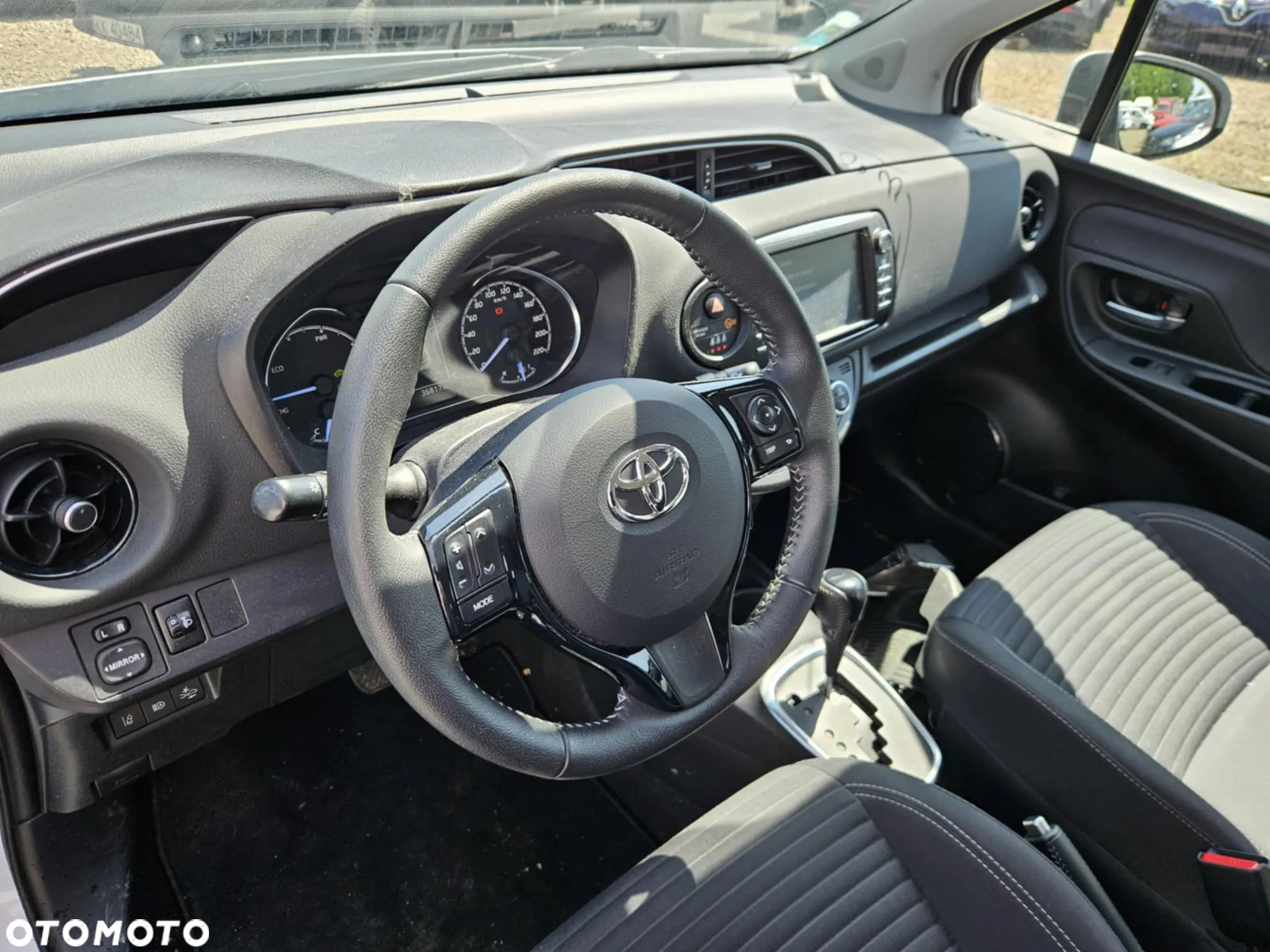 Toyota Yaris Hybrid 1.5 VVT-i Comfort - 11