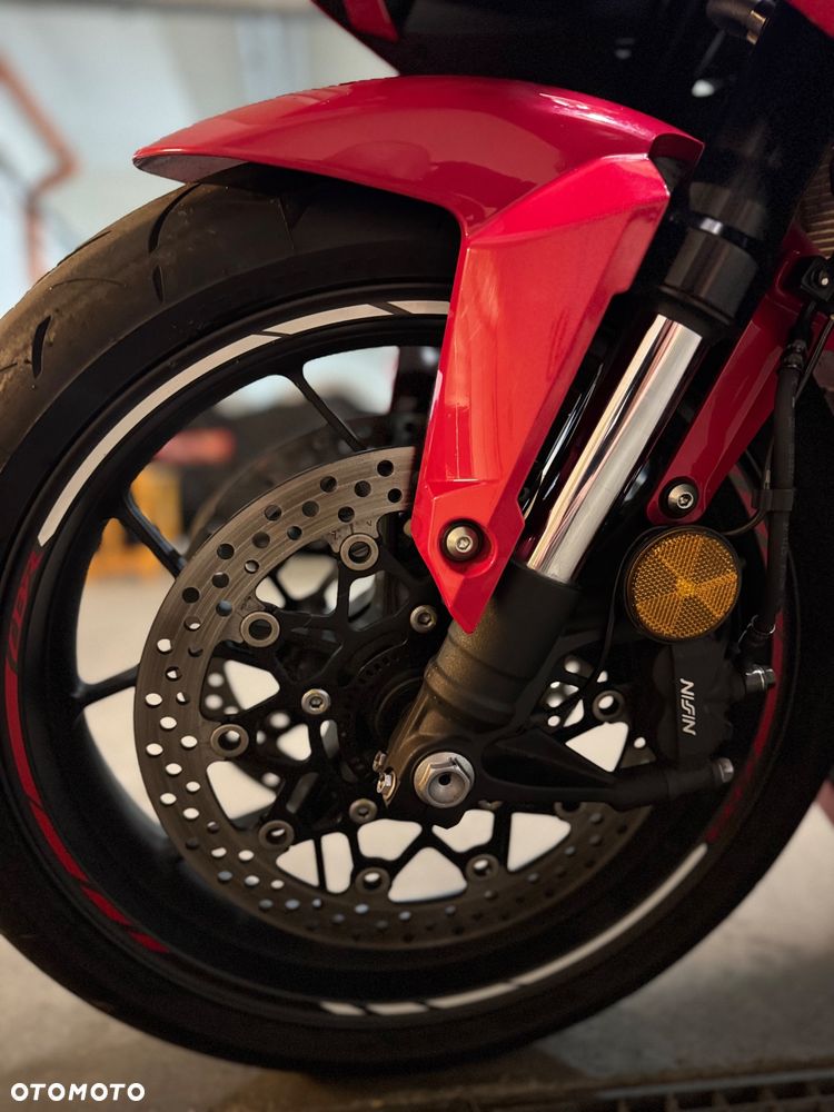Honda CBR - 11