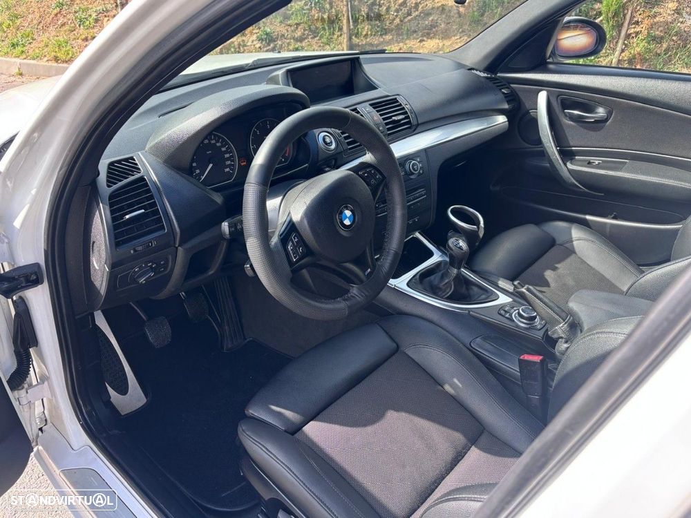 BMW 118 d Pack M - 11