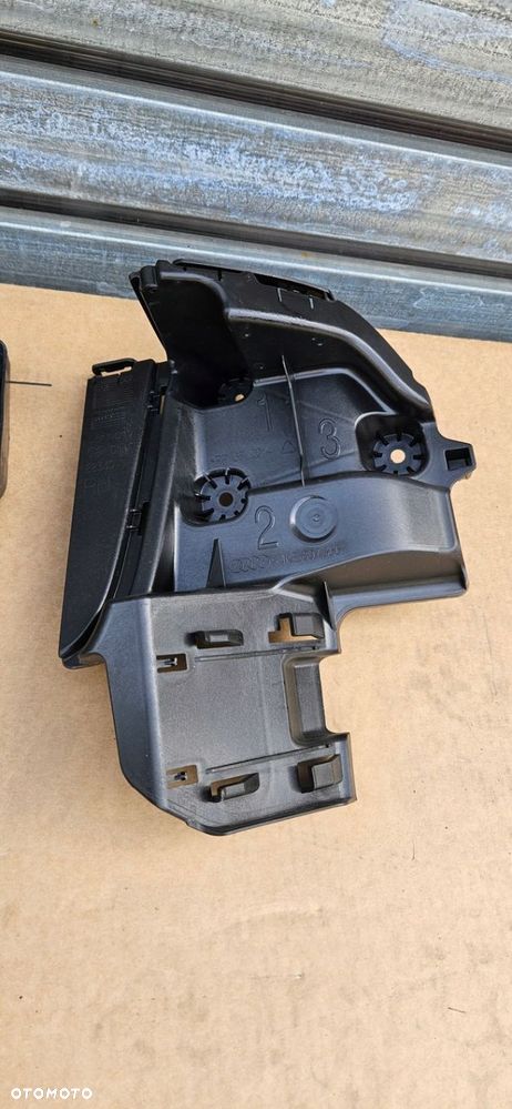 Audi E-tron 55 4KE WSPORNIK MOCOWANIE ŚLIZG ZDERZAKA TYŁ TYLNY 4KE807366 - 2