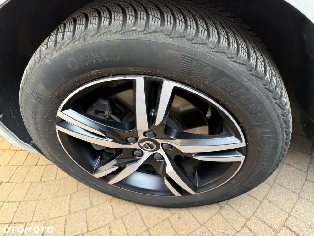Volvo XC 60 D4 AWD R-Design - 25