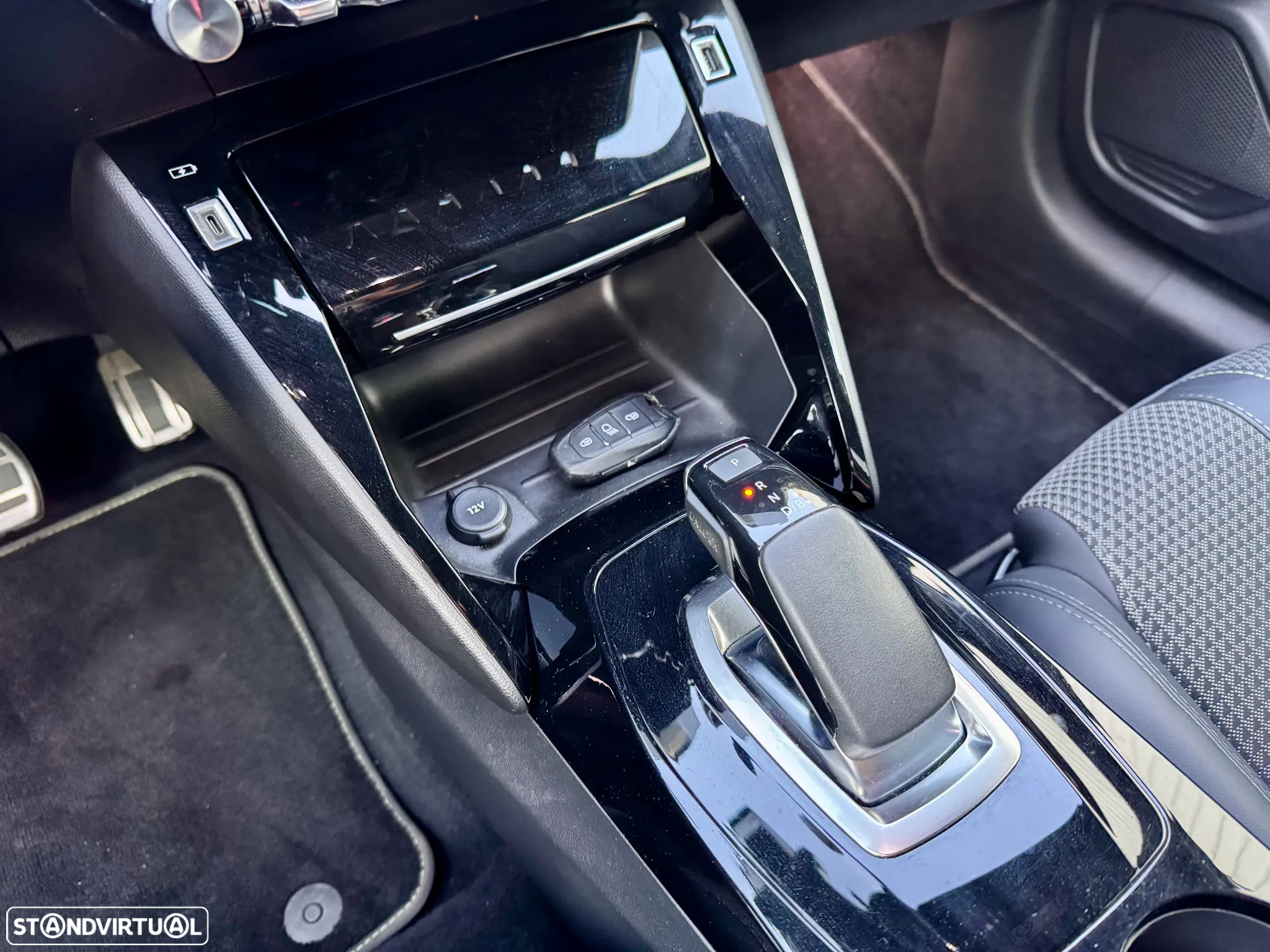 Peugeot e-208 50 kWh GT - 15