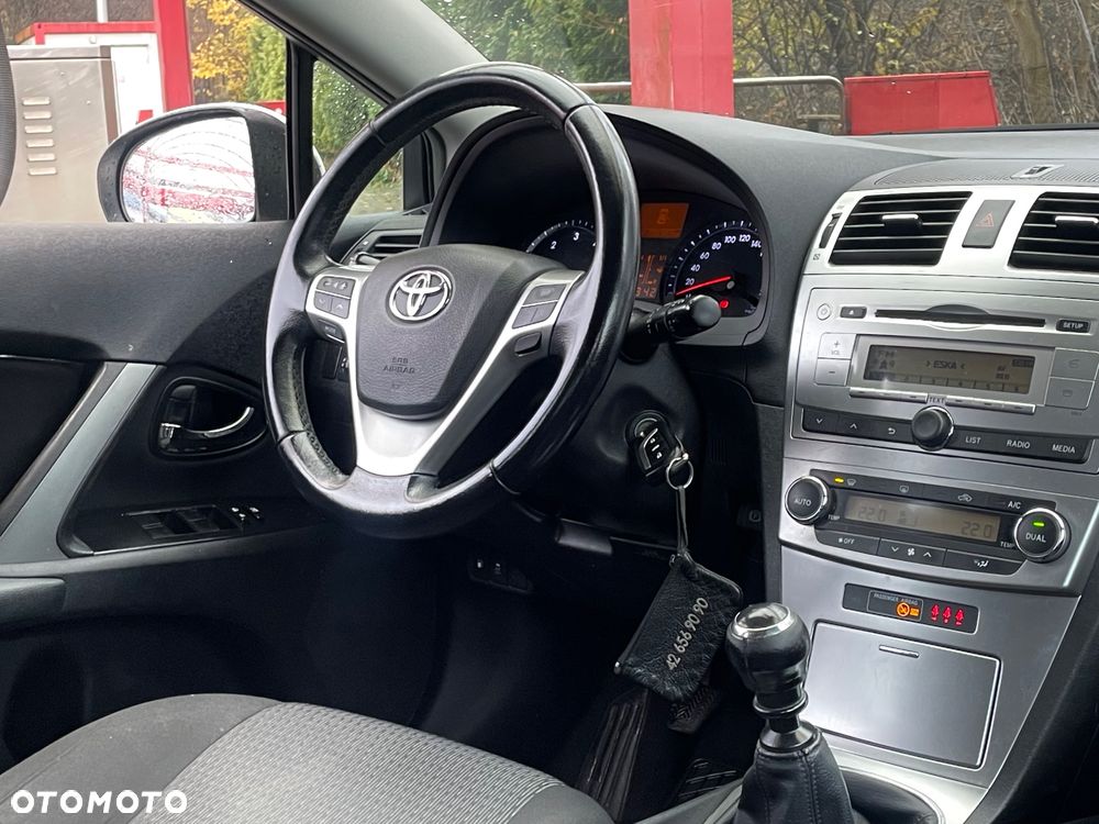 Toyota Avensis - 16