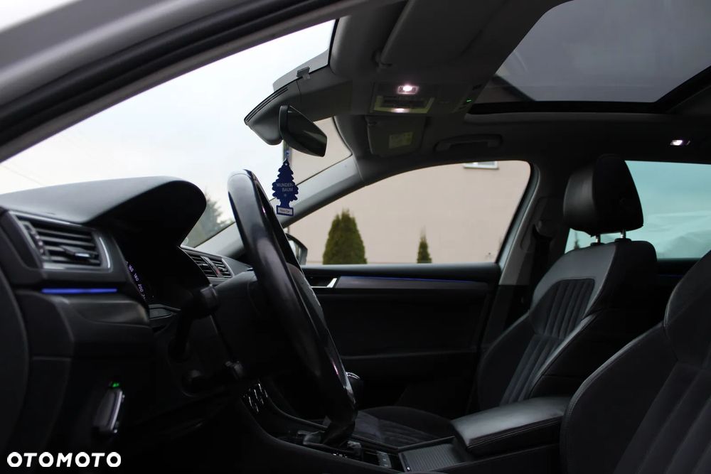 Skoda Superb 2.0 TDI Premium Edition - 27