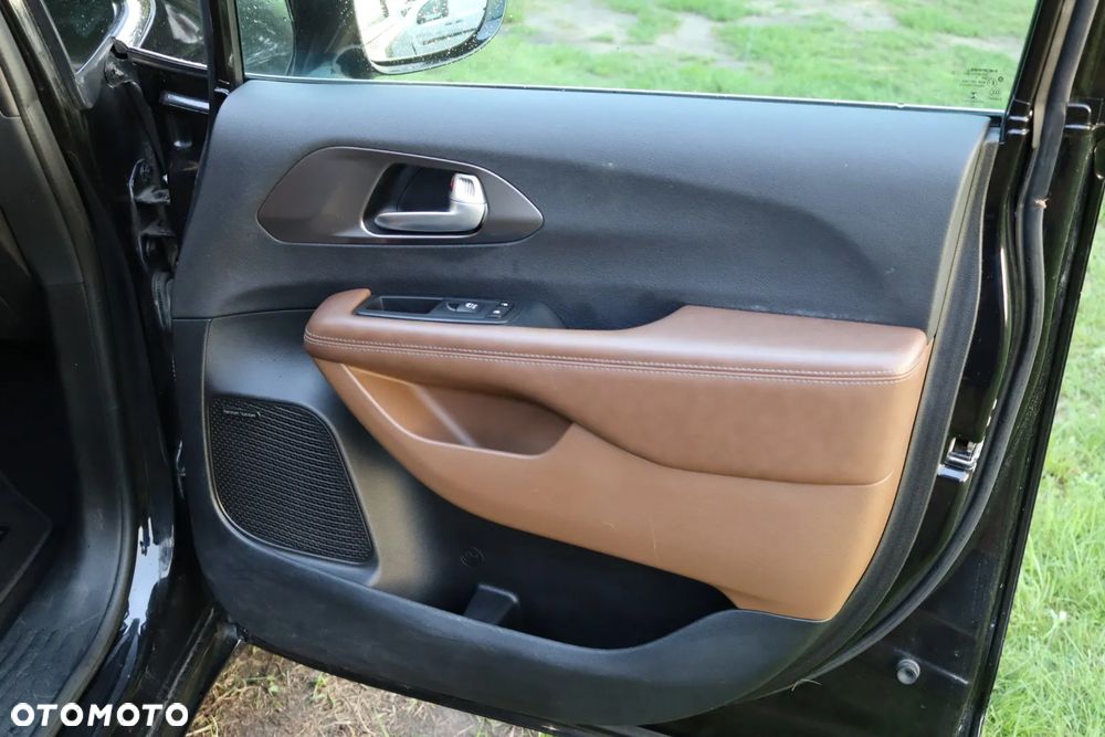 Chrysler Pacifica - 21