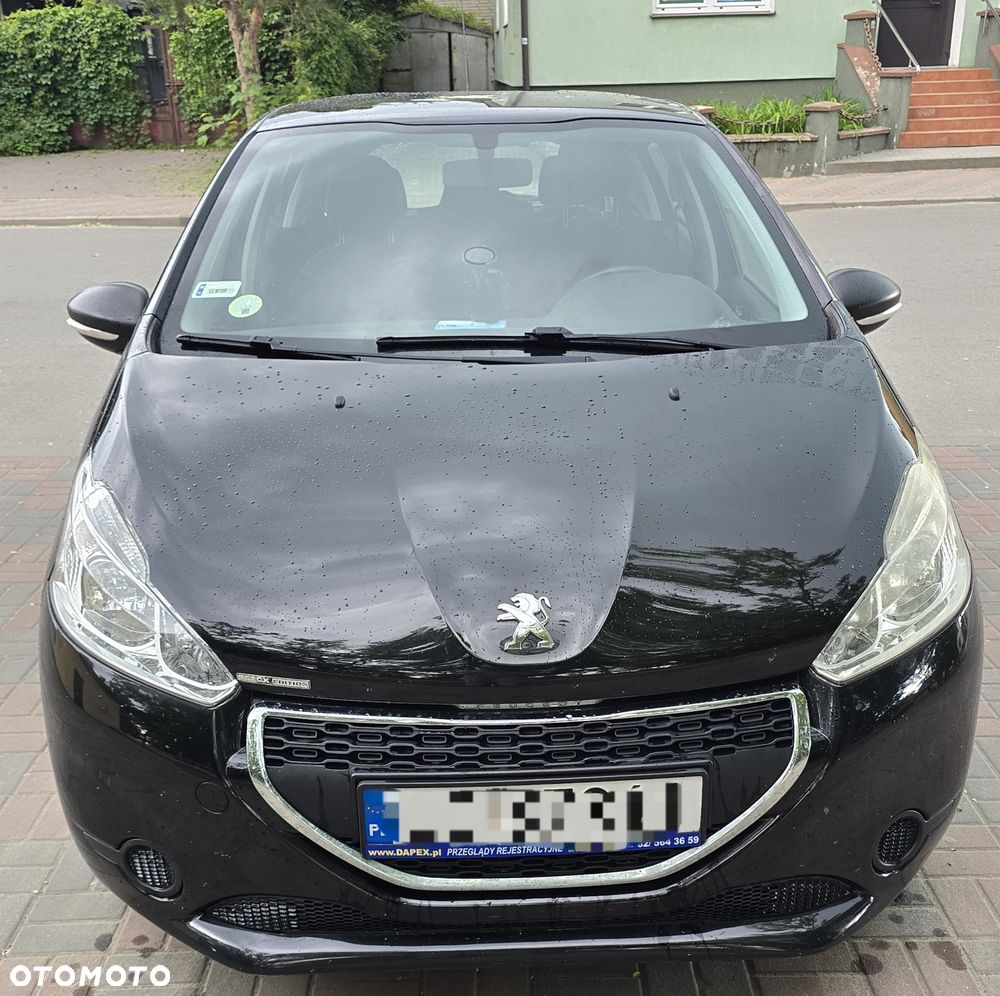 Peugeot 208 - 1
