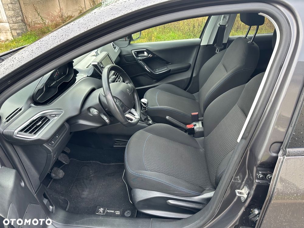 Peugeot 208 1.2 PureTech GPF Signature S&S - 8