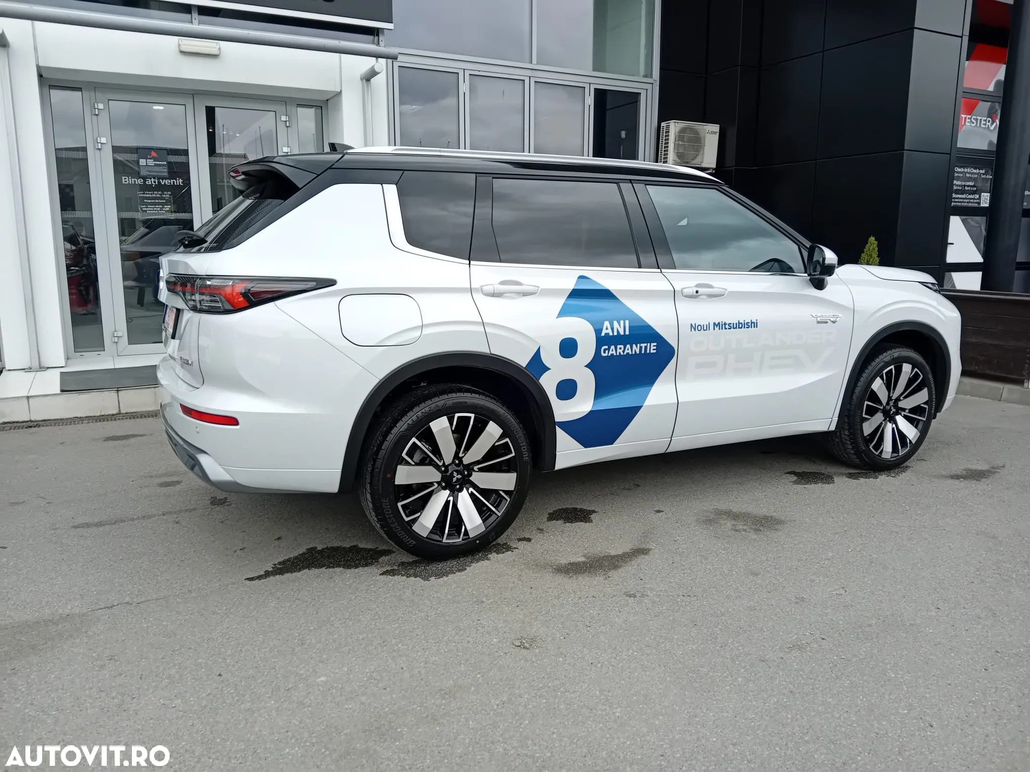 Mitsubishi Outlander - 3