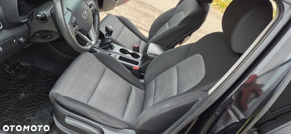 Hyundai Tucson 1.6 GDI BlueDrive Style 2WD - 18