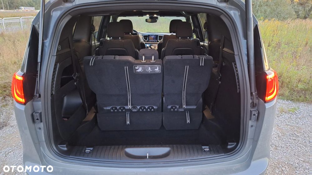 Chrysler Pacifica - 20