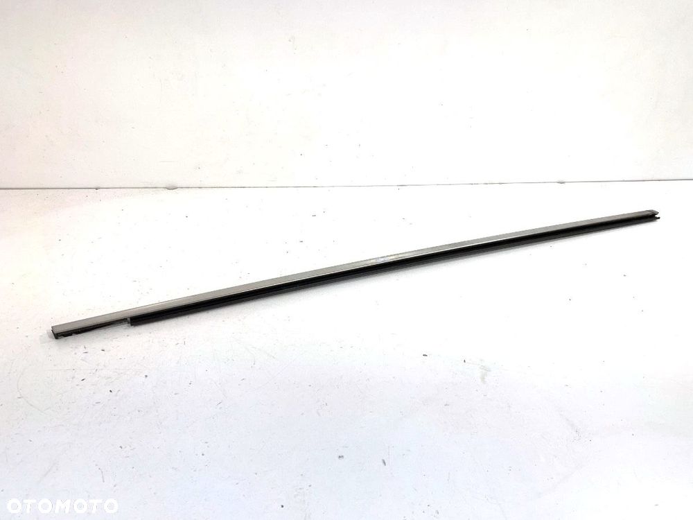 LISTWA ZGARNIAJĄCA PRZÓD PRAWY  HONDA ACCORD VII (CL, CN) 2003 - 2012 2.0 (CL7) 114 kW [155 KM] - 2