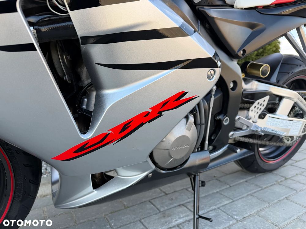 Honda CBR - 33