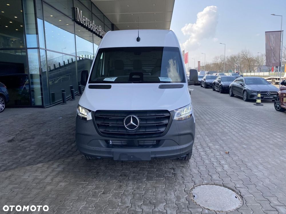 Mercedes-Benz Sprinter - 2