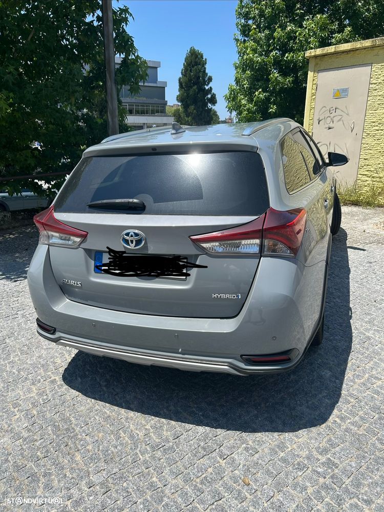 Toyota Auris Touring Sports 1.8 HSD Comfort+P.Sport - 2