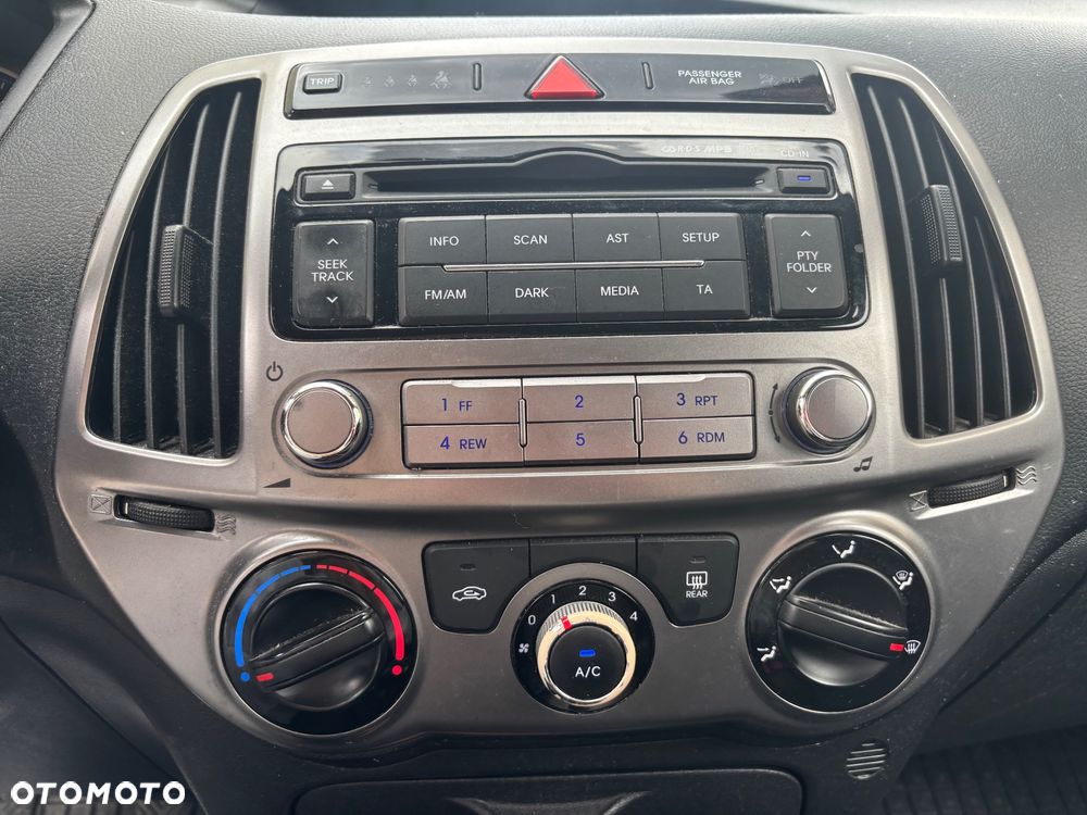 Hyundai i20 - 12