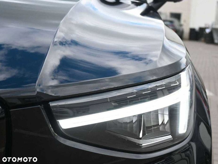 Volvo XC 40 B3 Plus Dark - 17