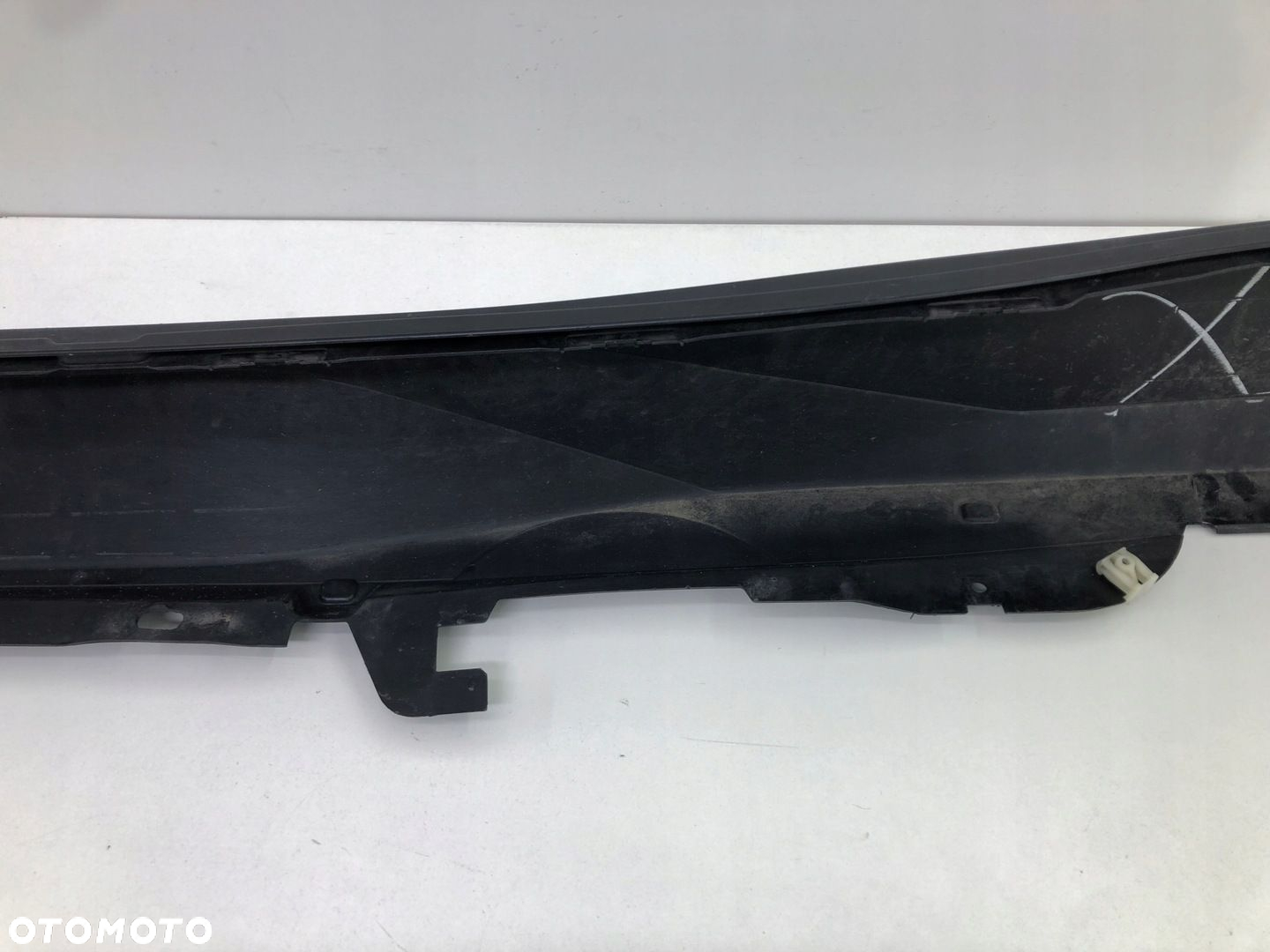 BMW X1 U11 PRAWA NAKŁADKA LISTWA PROGOWA 9883554 - 9