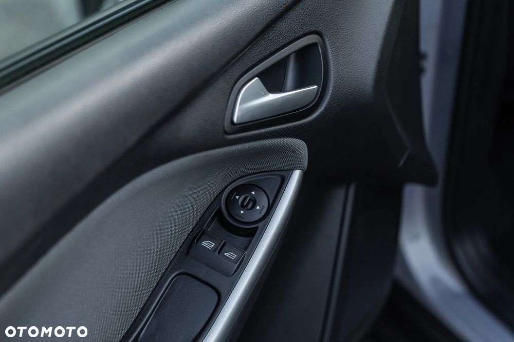 Ford Focus - 32