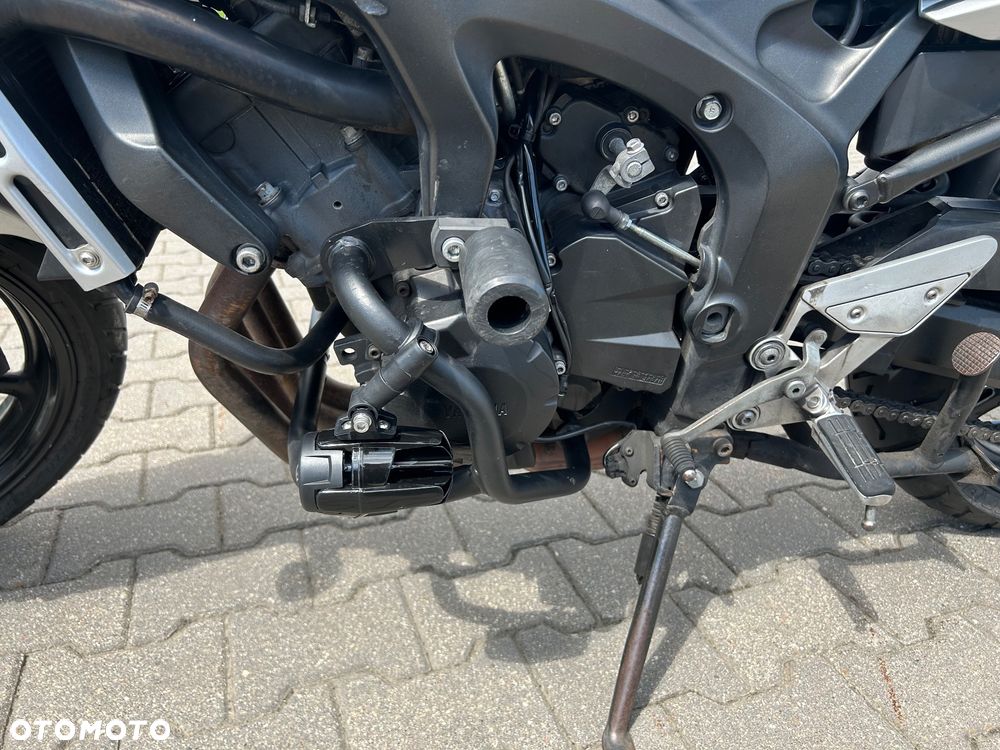 Yamaha FZ6 - 8
