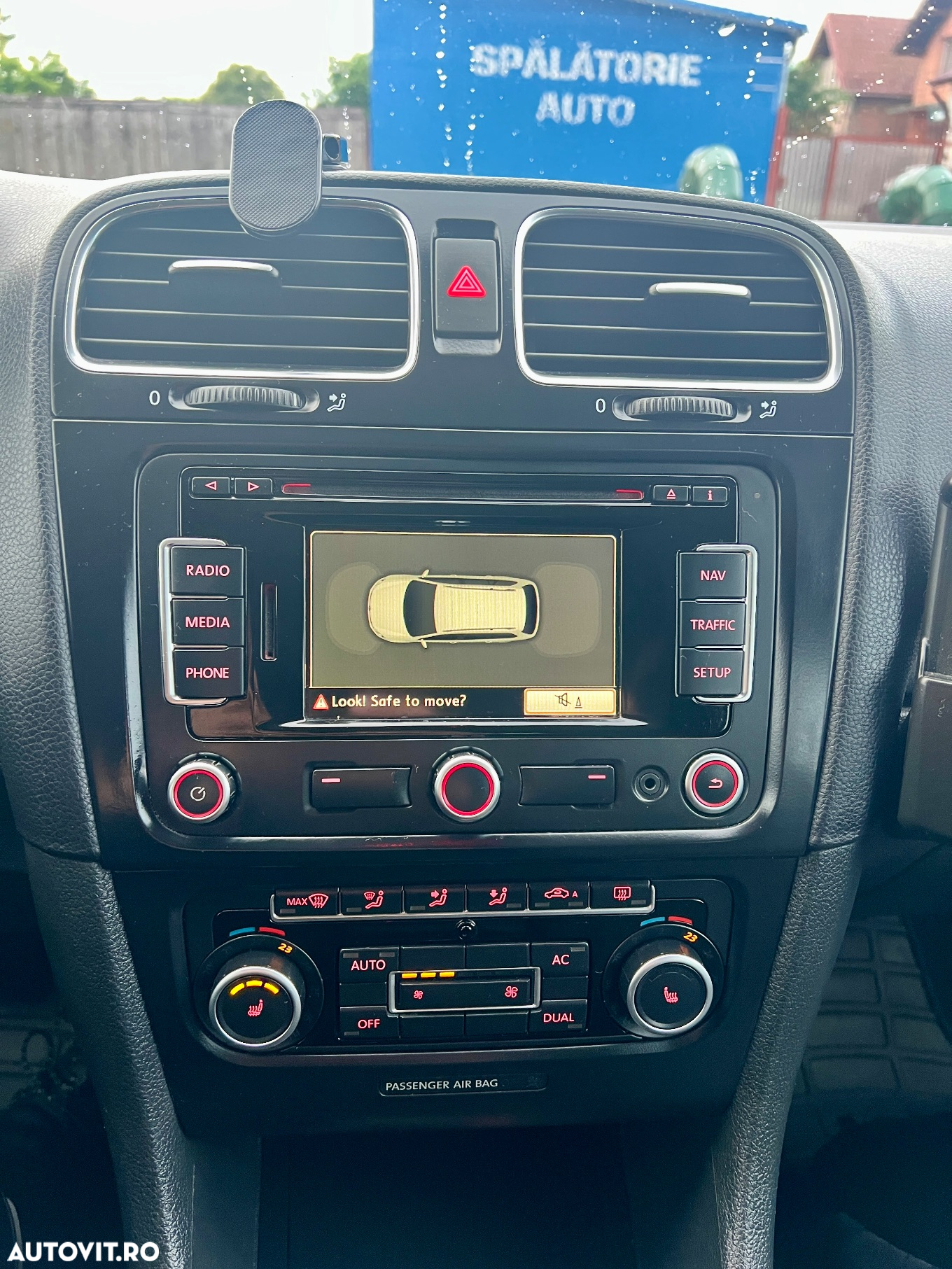 Volkswagen Golf 1.6 TDI BlueMotion Technology DPF Comfortline - 9