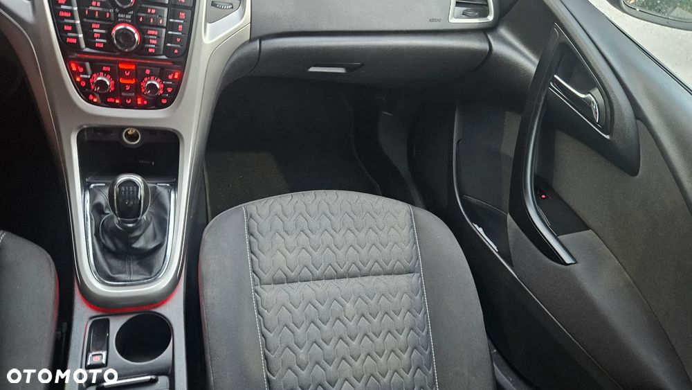 Opel Astra 1.4 Turbo 150 Jahre - 30