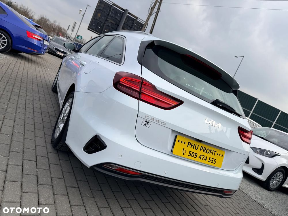 Kia Ceed 1.5 T-GDI M - 10