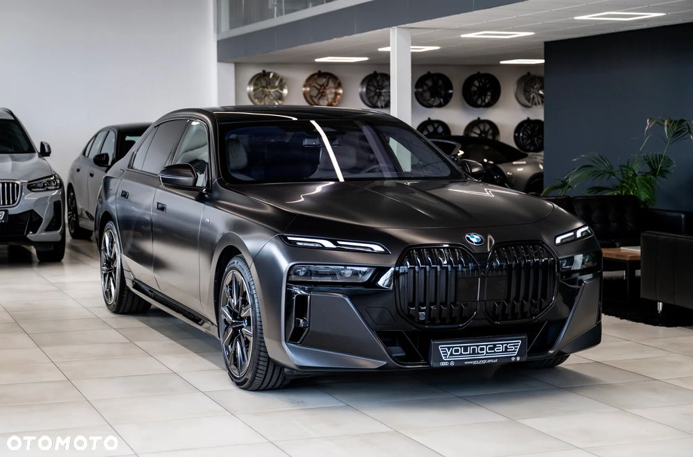 BMW Seria 7 740d xDrive sport - 3