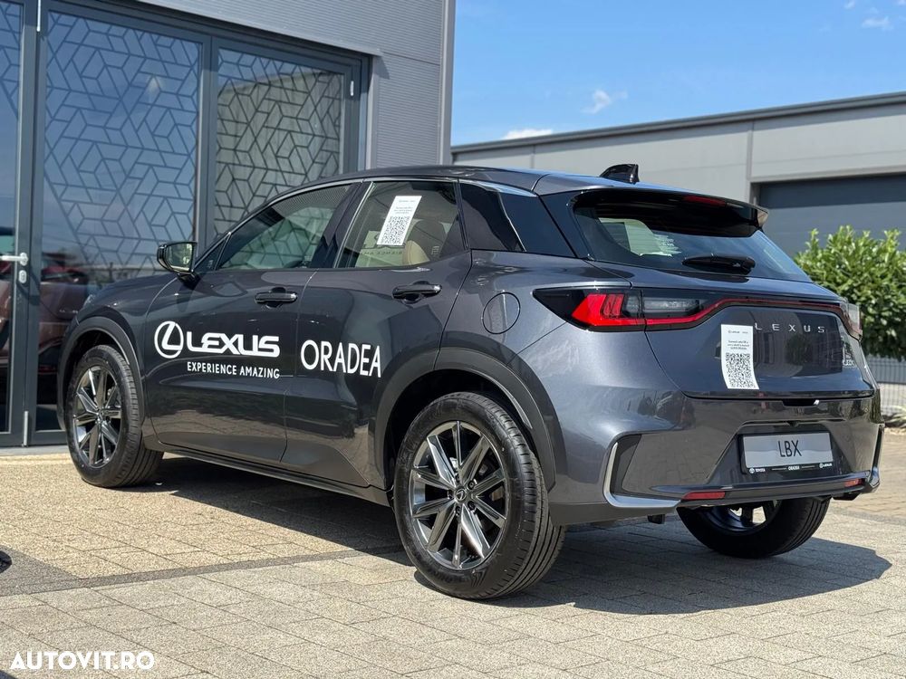 Lexus LBX 1.5 HEV 4x2 CVT Elegant - 8