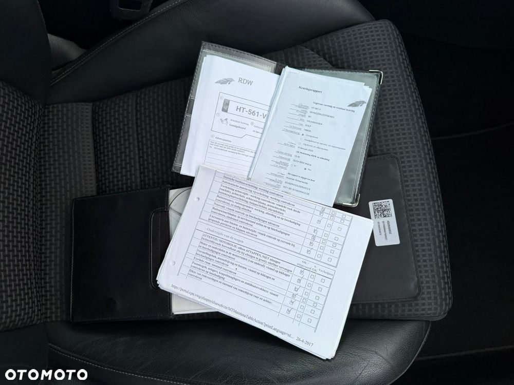 Volkswagen Golf 1.6 TDI BMT Highline - 23