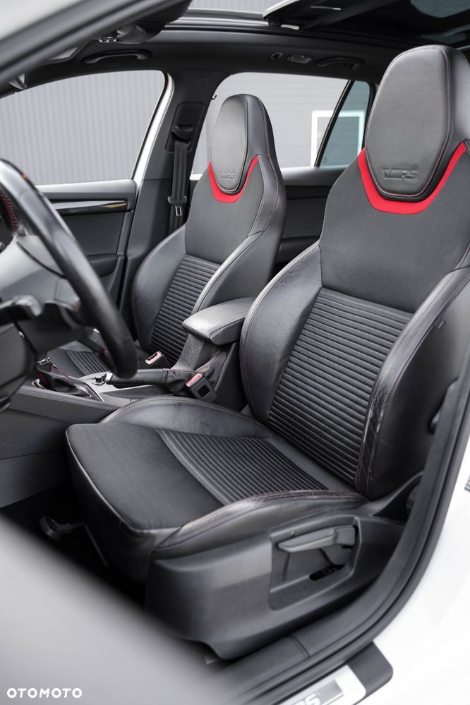 Skoda Octavia 2.0 TDI RS DSG - 17