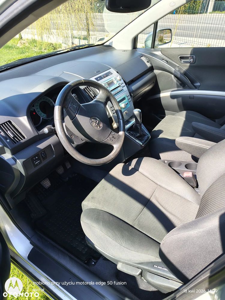 Toyota Corolla Verso - 8