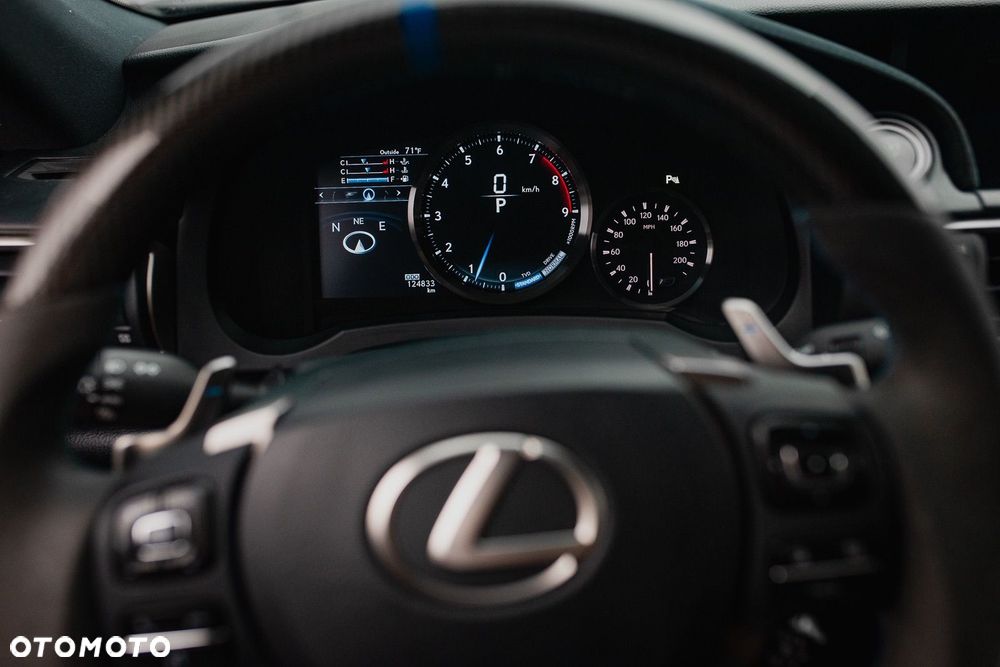 Lexus RC F Carbon - 31