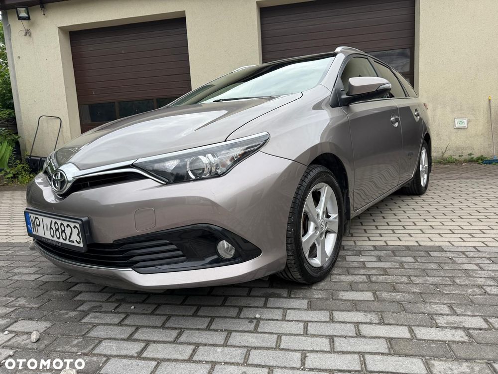 Toyota Auris - 1